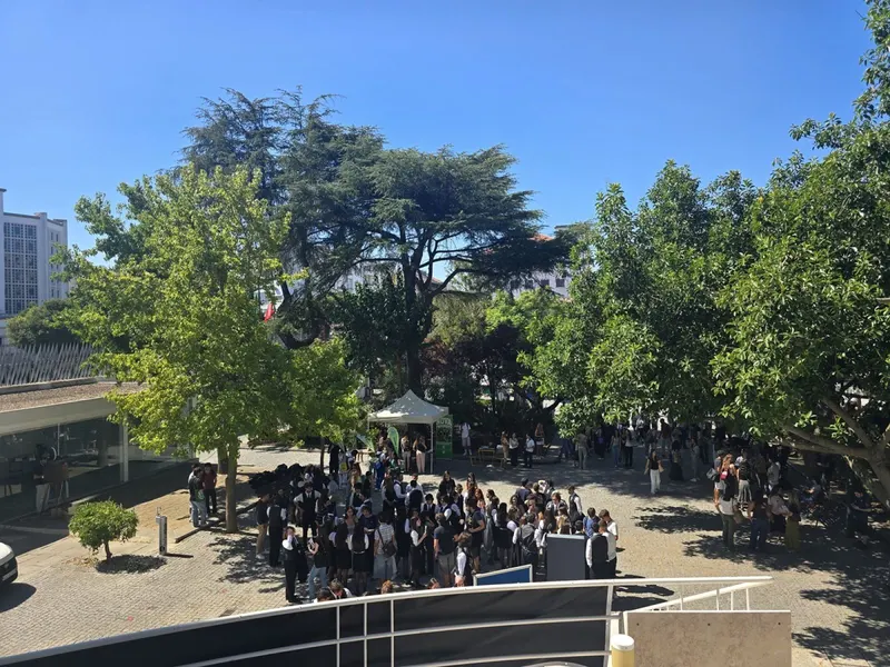 Studenci na kampusie w Lizbonie